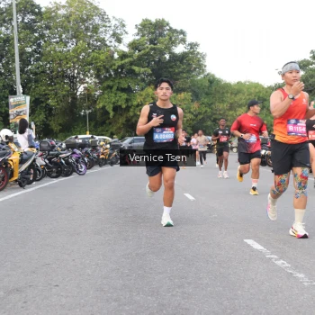 Runner Photo 3781025