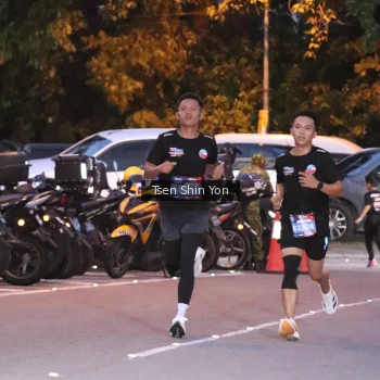 Runner Photo 3781075