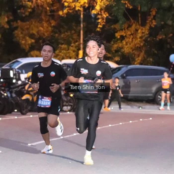 Runner Photo 3781174