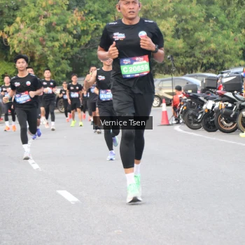 Runner Photo 3781349