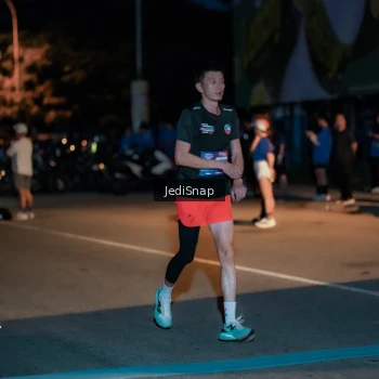 Runner Photo 3781360