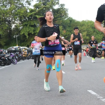 Runner Photo 3781786