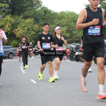 Runner Photo 3781819