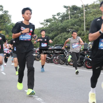 Runner Photo 3782043
