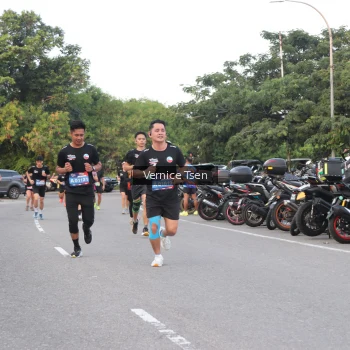Runner Photo 3782240