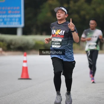 Runner Photo 3782314
