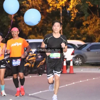 Runner Photo 3782346