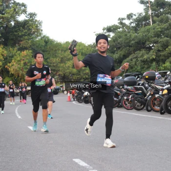 Runner Photo 3782725