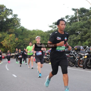 Runner Photo 3782726