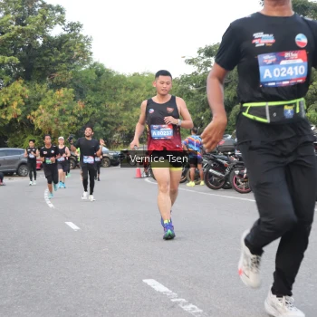 Runner Photo 3782744