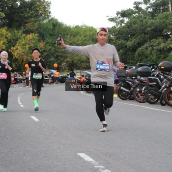 Runner Photo 3783424