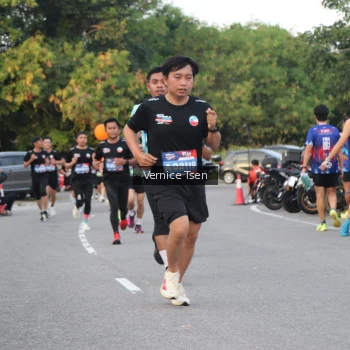 Runner Photo 3783566