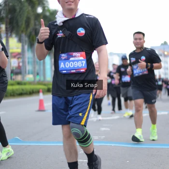 Runner Photo 3783711