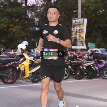 Runner Photo 3783996