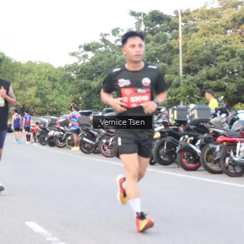 Runner Photo 3784018