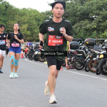 Runner Photo 3784172