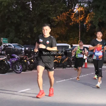 Runner Photo 3784213