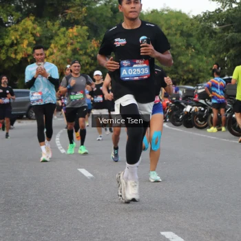 Runner Photo 3784221