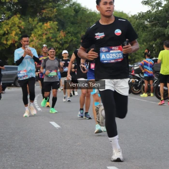 Runner Photo 3784236