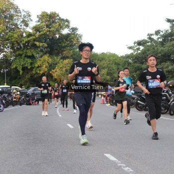 Runner Photo 3784625
