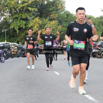 Runner Photo 3784802