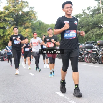 Runner Photo 3785035