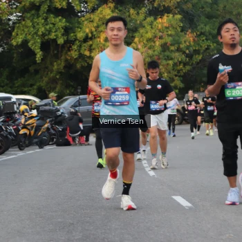Runner Photo 3785461