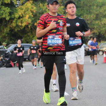 Runner Photo 3785495