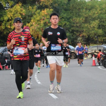 Runner Photo 3785497