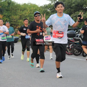 Runner Photo 3785676