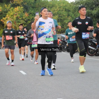 Runner Photo 3785685