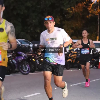 Runner Photo 3785710