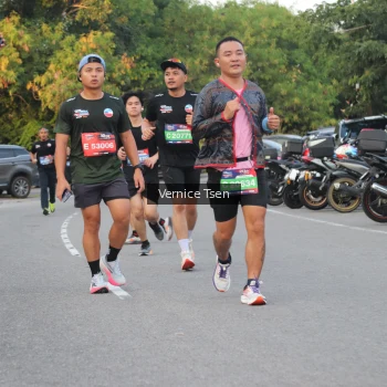 Runner Photo 3785711