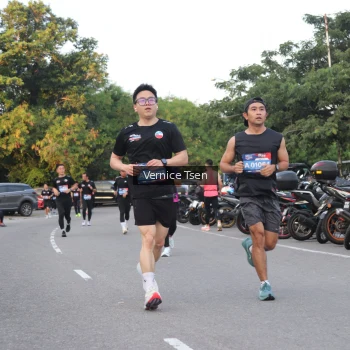 Runner Photo 3785901