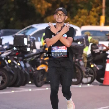 Runner Photo 3785945