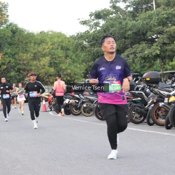 Runner Photo 3785999