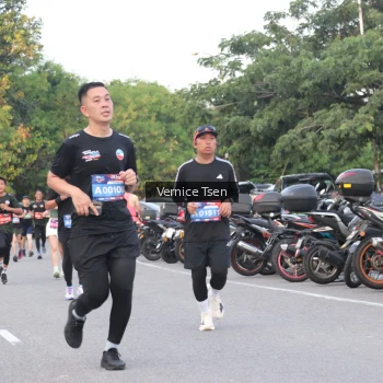 Runner Photo 3786074