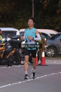 Runner Photo 3786130
