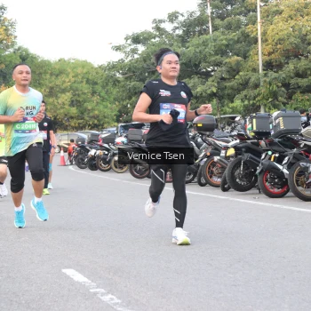 Runner Photo 3786417