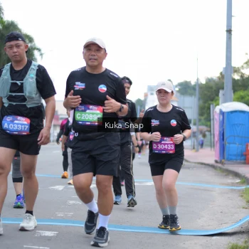 Runner Photo 3786605