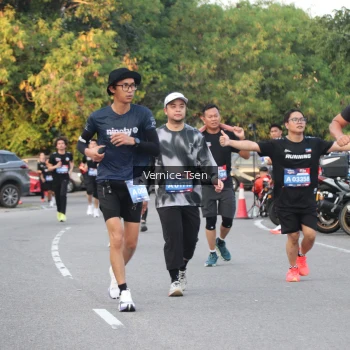 Runner Photo 3786722