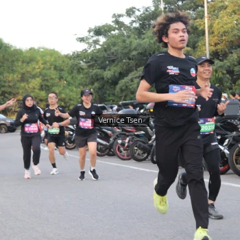 Runner Photo 3786768