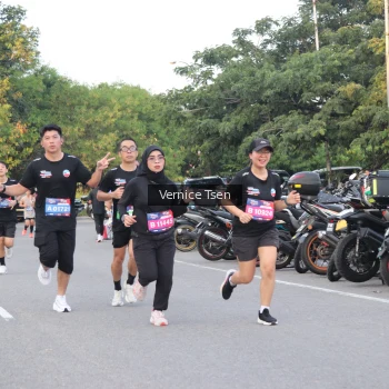 Runner Photo 3786817