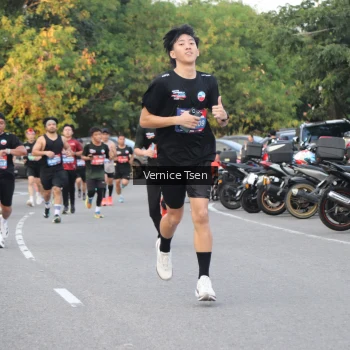 Runner Photo 3786912