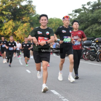 Runner Photo 3787106