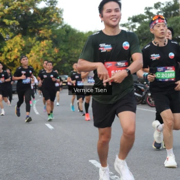 Runner Photo 3787163