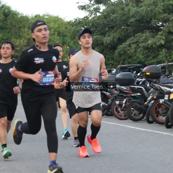 Runner Photo 3787184