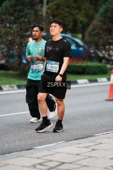 Runner Photo 3787336