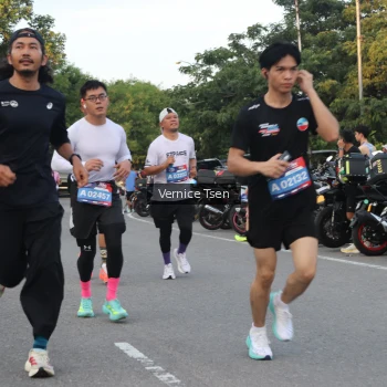 Runner Photo 3787345