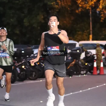 Runner Photo 3787435